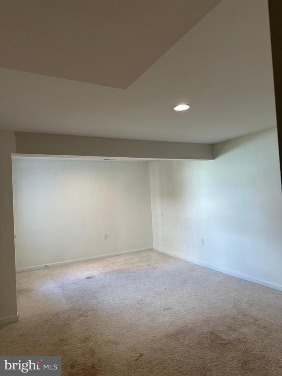 Building Photo - 43 Cecily Way