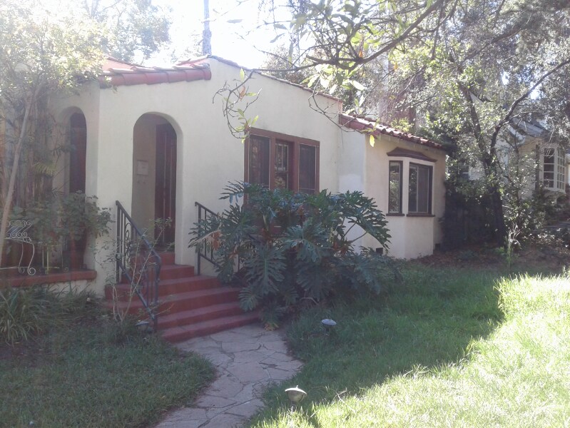 Primary Photo - 1530 El Rito Ave