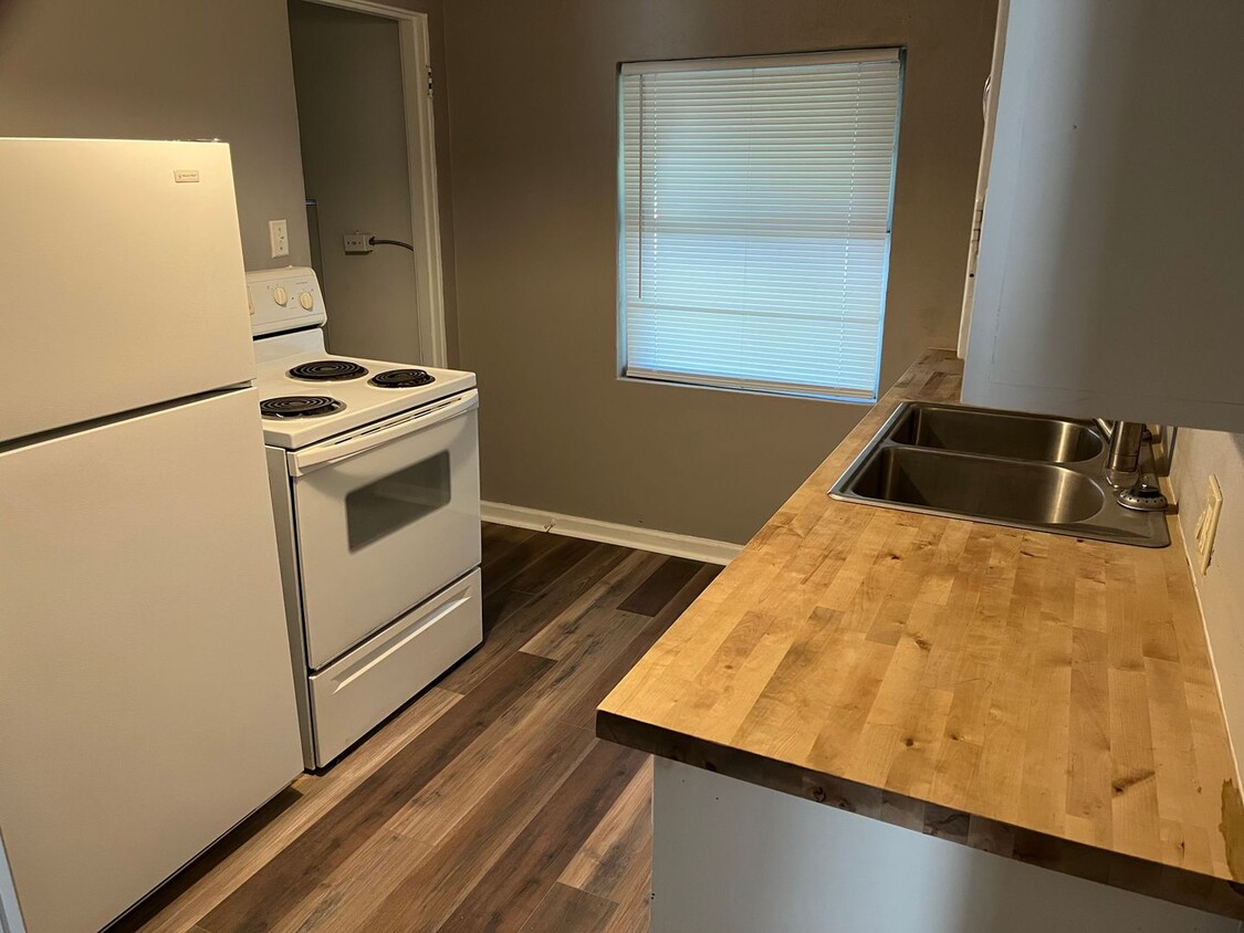 Two Bedroom in Alton - Two Bedroom in Alton