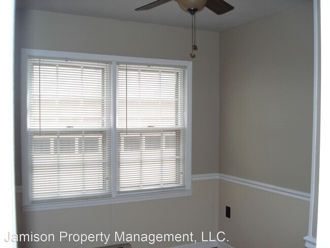 Building Photo - 4 br, 2.5 bath House - 1201 Mclaughlin Drive