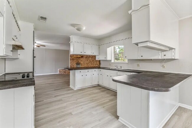 Foto del edificio - 1016 N Meadowlark Ln