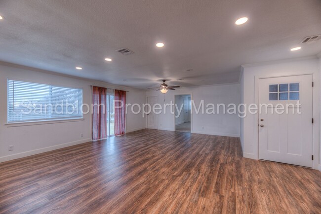 Building Photo - For Lease | Midtown Ranch | $1900 Rent