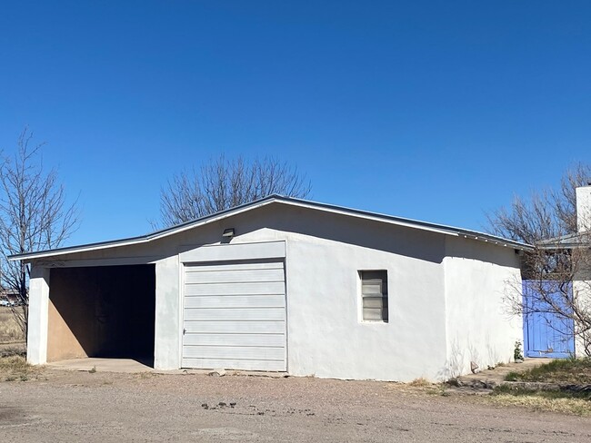 Building Photo - 701 N Austin St