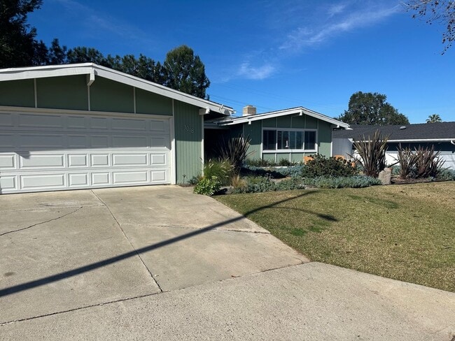 Building Photo - 3018 N Oceanview St