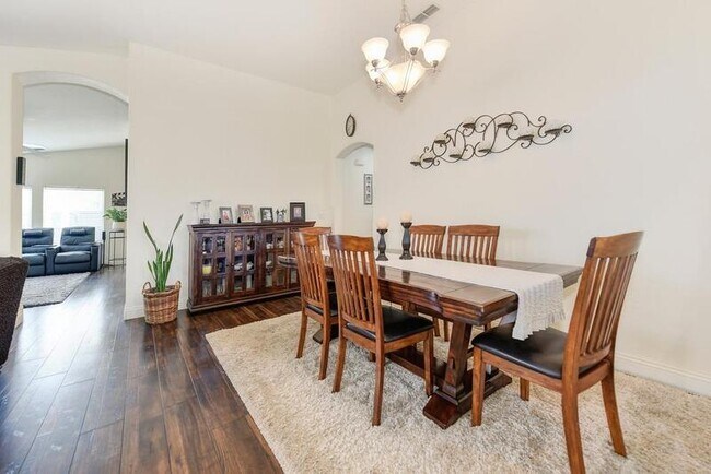 Building Photo - 11796 Azalea Garden Way