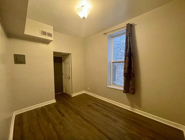 Foto del edificio - 1368 W Evergreen Ave