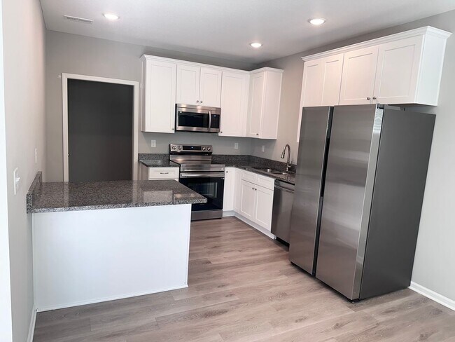 Building Photo - 3 Bed | 2.5 Bath | 1 Car Garage Duplex in Pleasant Hill