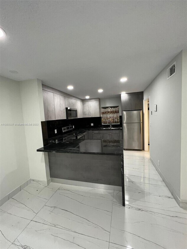 Fort Lauderdale, 
                        , –