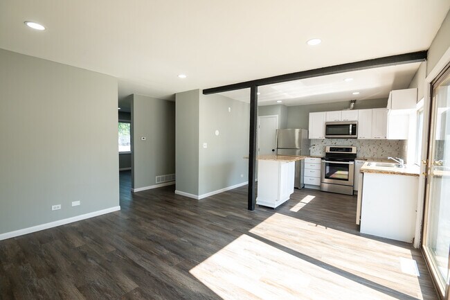 Building Photo - 5612 Santa Cruz Dr