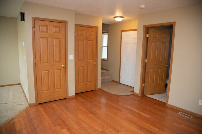 Building Photo - 2676 Raven Oaks Dr