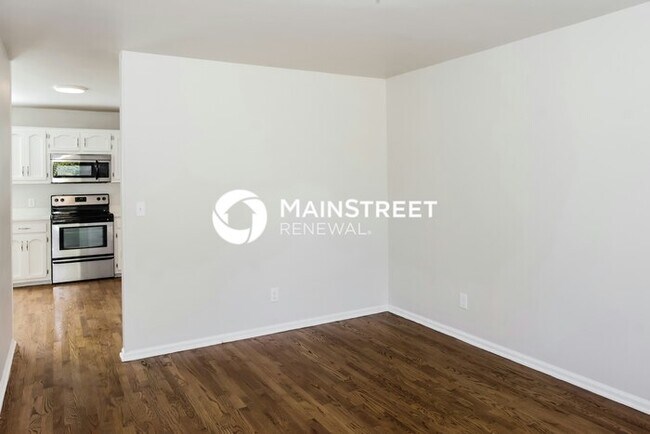 Building Photo - 4 Bedroom Pet-Friendly Home in HUNTSVILLE, AL with Main Street Renewal