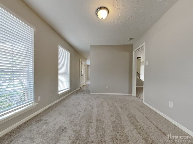 Building Photo - 14811 Cypress Ridge Dr
