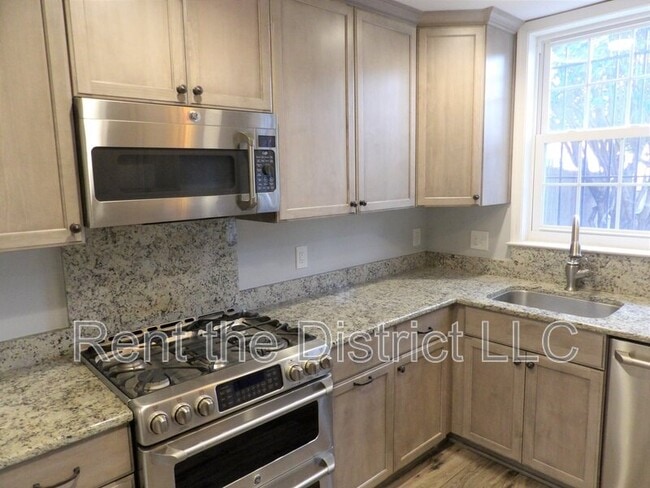 Building Photo - 231 14th St NE