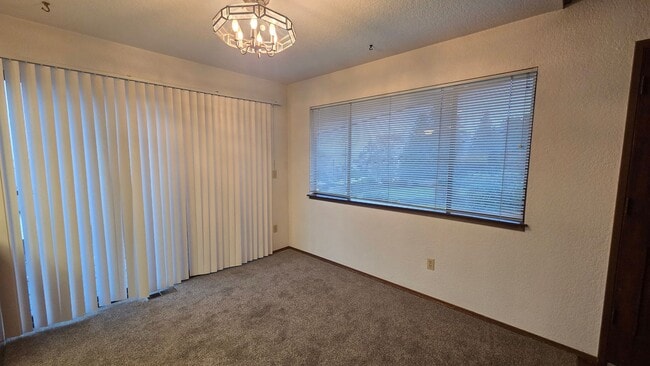 Building Photo - 2012 Vernon Rd