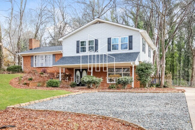 Building Photo - Charming 3-Bed, 2-Bath Home with Finished ...