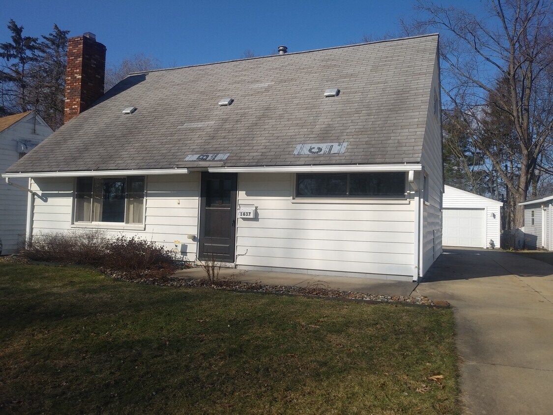 Primary Photo - 1637 Hanover St