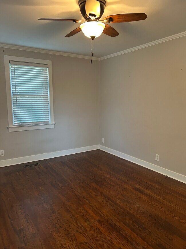 Foto del edificio - 661 Adluh St