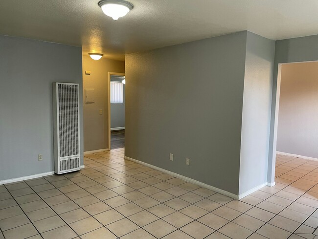 Building Photo - 850 Prescott Way