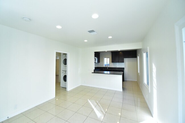 Foto del edificio - 2750 S Cochran Ave