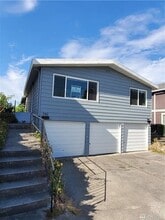 Building Photo - 742-744 N 92nd St