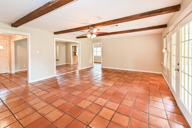 Building Photo - 4003 Chapel Square Dr