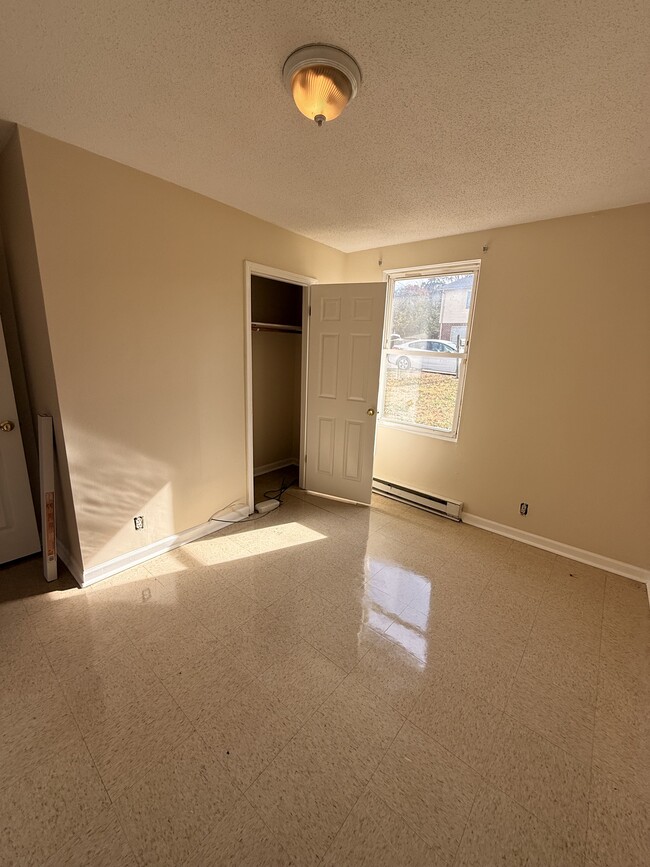 Foto del edificio - 4114 Hunting Dr