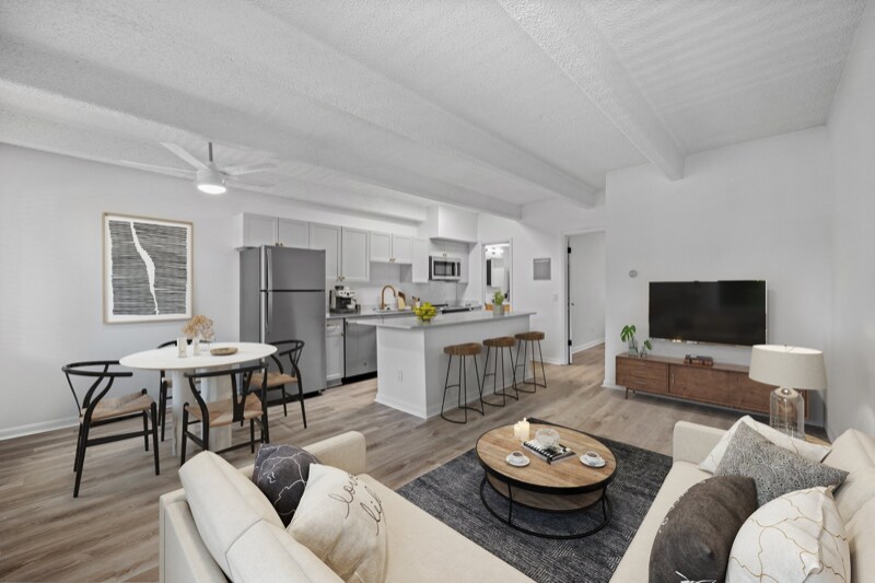 Foto principal - 815 E Ellsworth Ave