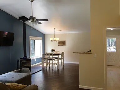 Foto del edificio - 770 Lovers Leap Rd