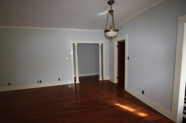 Foto del edificio - 640 W 8th St