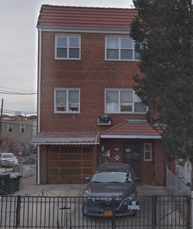 Building Photo - 28 -35 45th St