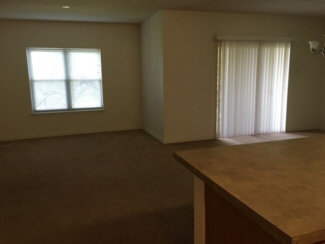 Foto del edificio - 3400 N Old Arlington Heights Rd