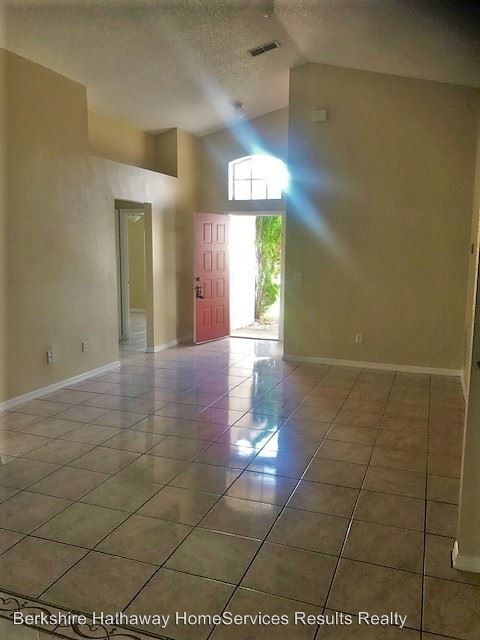 Building Photo - 3 br, 2 bath House - 2904 Cool Breeze Circle