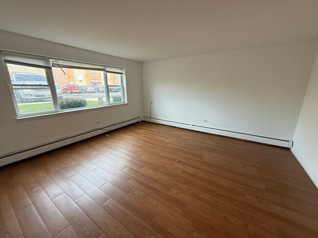 Foto del edificio - 9595 Maple Dr