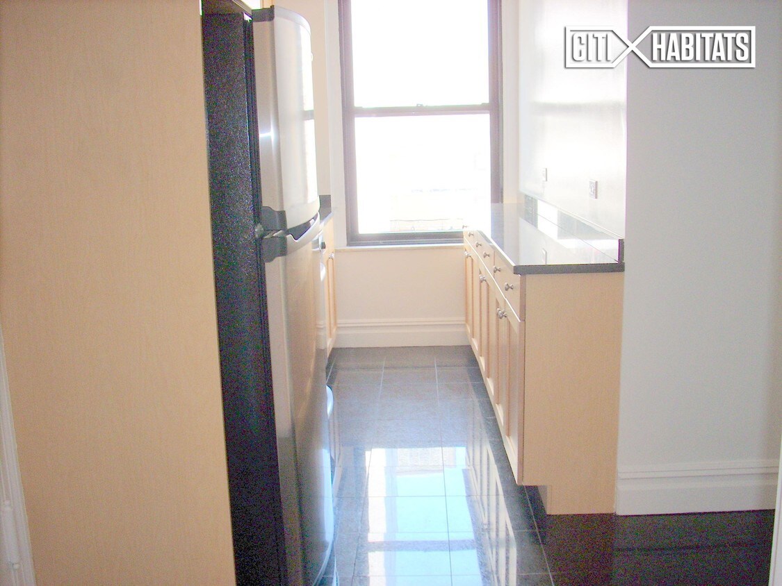 Foto del edificio - 210 E 68TH St