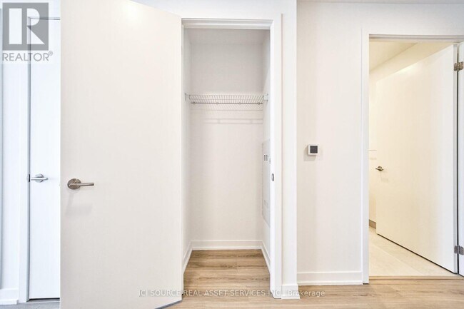 Photo du bâtiment - 7950 Bathurst St