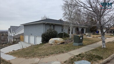 Building Photo - 816 Mountain Side Dr