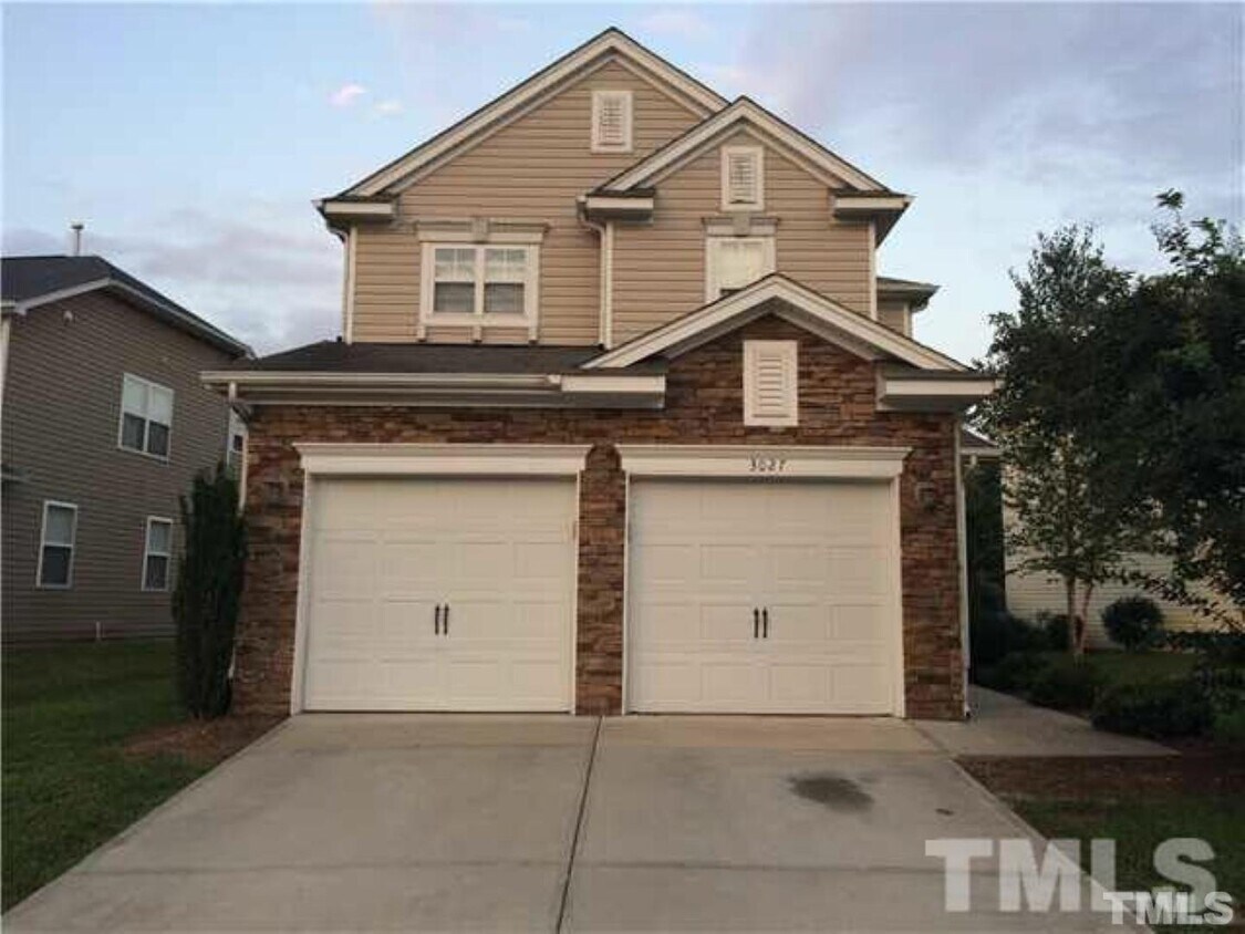 Primary Photo - 3027 Remington Oaks Cir