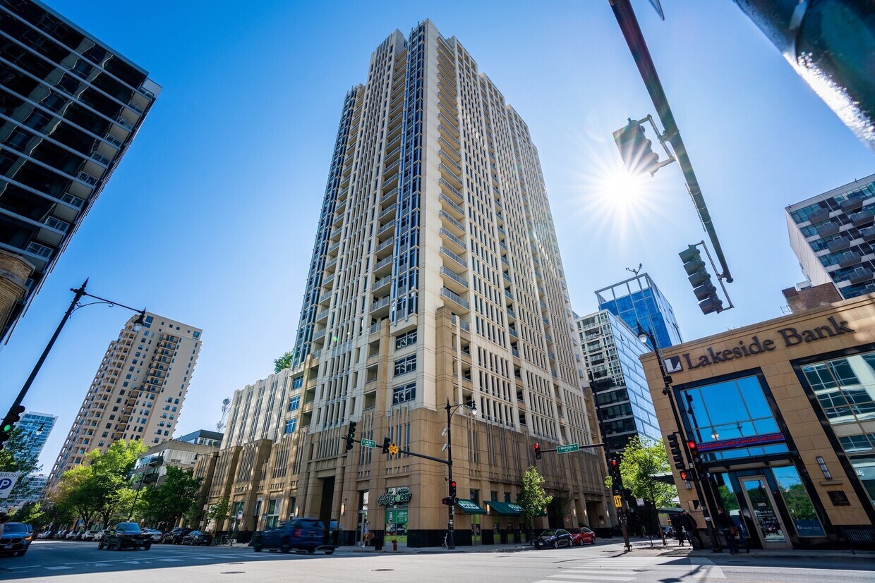 Foto principal - 1400 S Michigan Ave