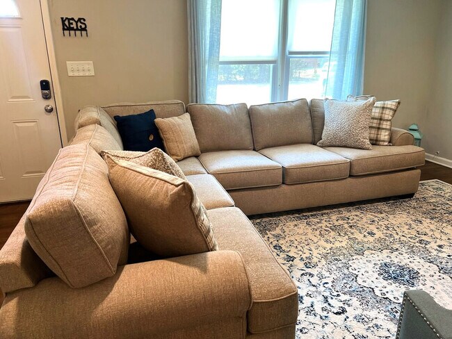 Foto del edificio - 941 Pine Manor