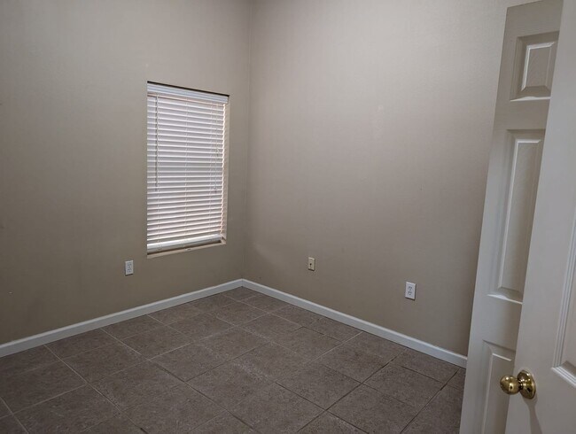 Foto del edificio - 9556 Armelle Way