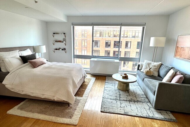 Foto del edificio - 555 W 23rd St