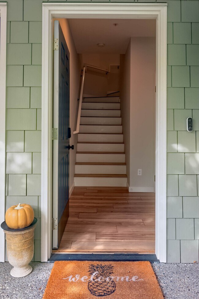 Foto del edificio - 2166 Newport Way NW