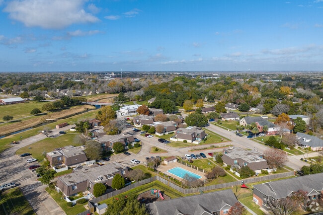 Aerial - Oak Hollow