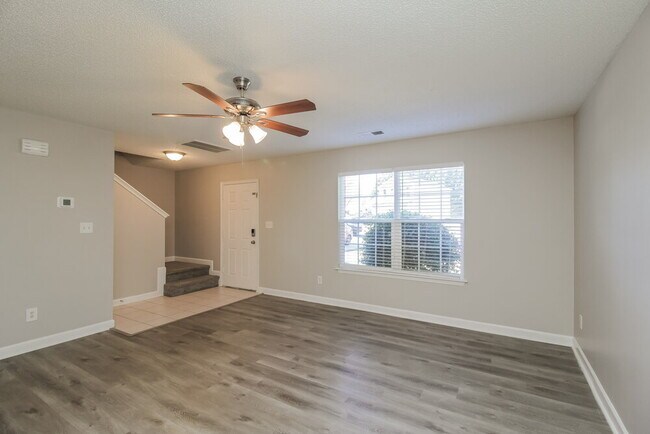 Foto del edificio - 520 River View Dr