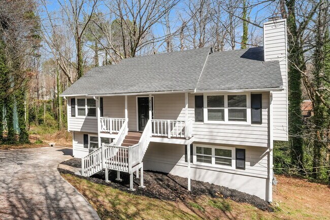 Foto del edificio - 2704 Laurel View Dr