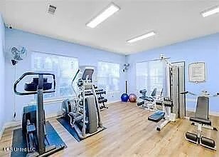 Building Photo - 2252 Beach Dr