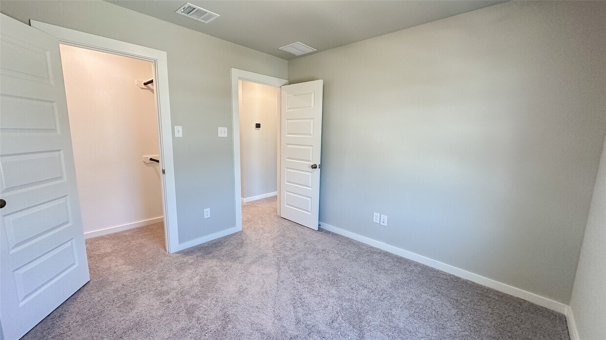 Building Photo - 2805 Bluebonnet Ridge Dr