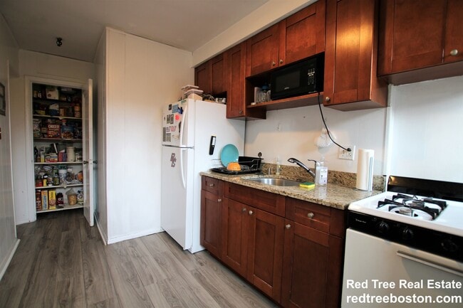 Photo - 1999 Commonwealth Ave Apartment