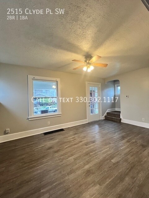 Building Photo - Two bedroom property ready to rent - lots ...