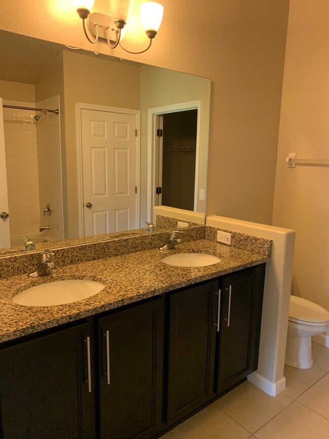 Building Photo - Bay Meadows Lakes Gated Community!!!